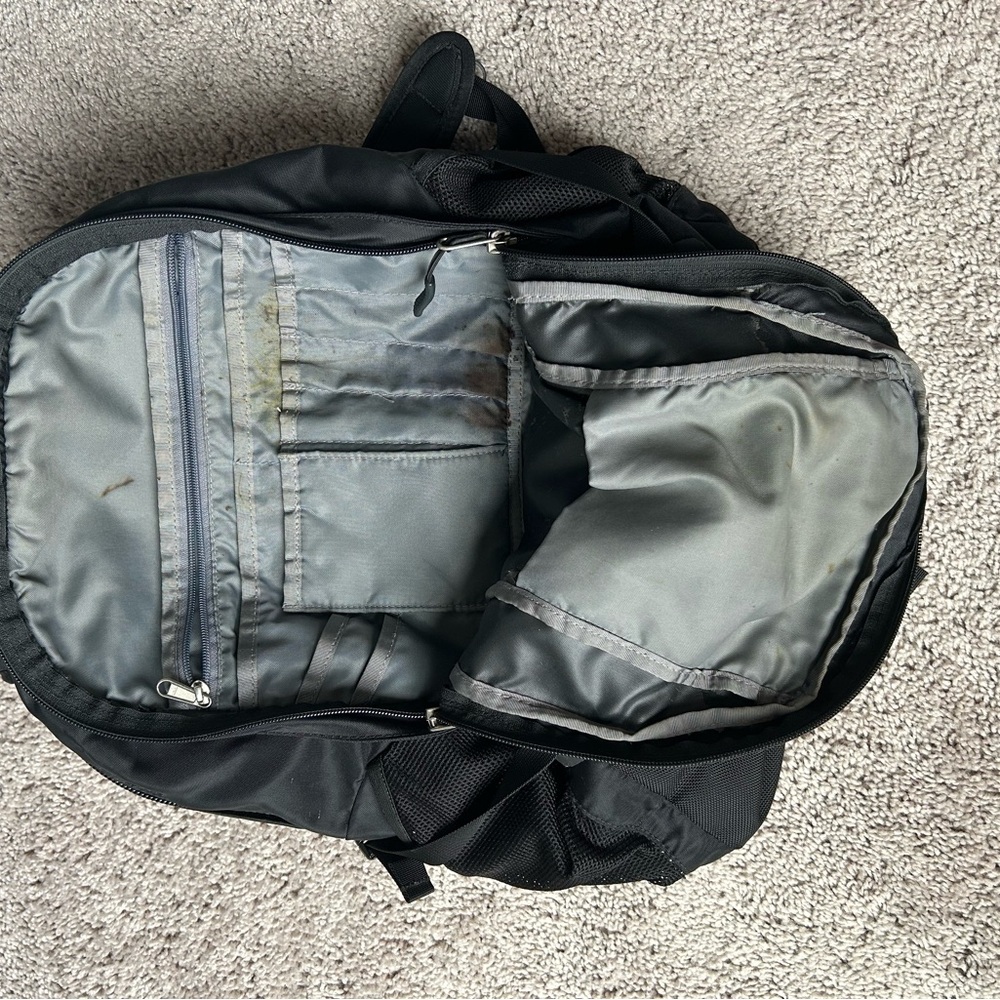 The North Face Recon Backpack - Picture 8 of 10